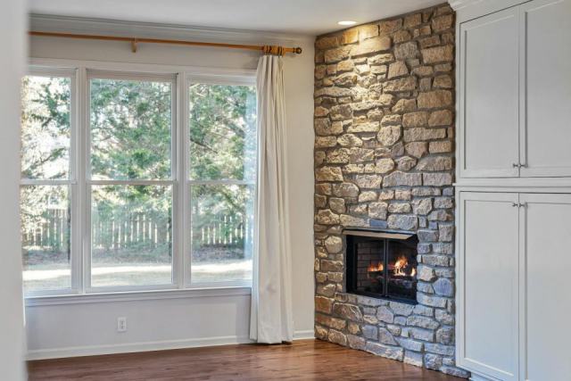 Cheminée à foyer fermé : le feu de bois efficace et sécurisé Cheminée à foyer fermé : le feu de bois efficace et sécurisé