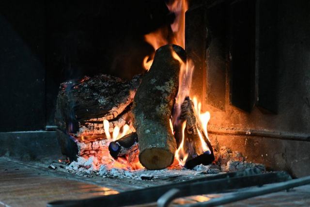 Combien de stères de bois consomme un poêle chaque année, et pour quel coût Combien de stères de bois consomme un poêle chaque année, et pour quel coût